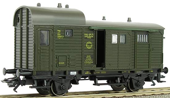 Вагон для сопровождающей поезд бригады из комплекта из 5 различных двухосных вагонов