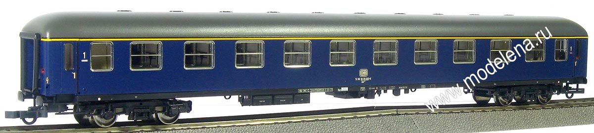 Пассажирский вагон 1 класса из набора профессионального стартового поезда «Roland» с цифровым управлением